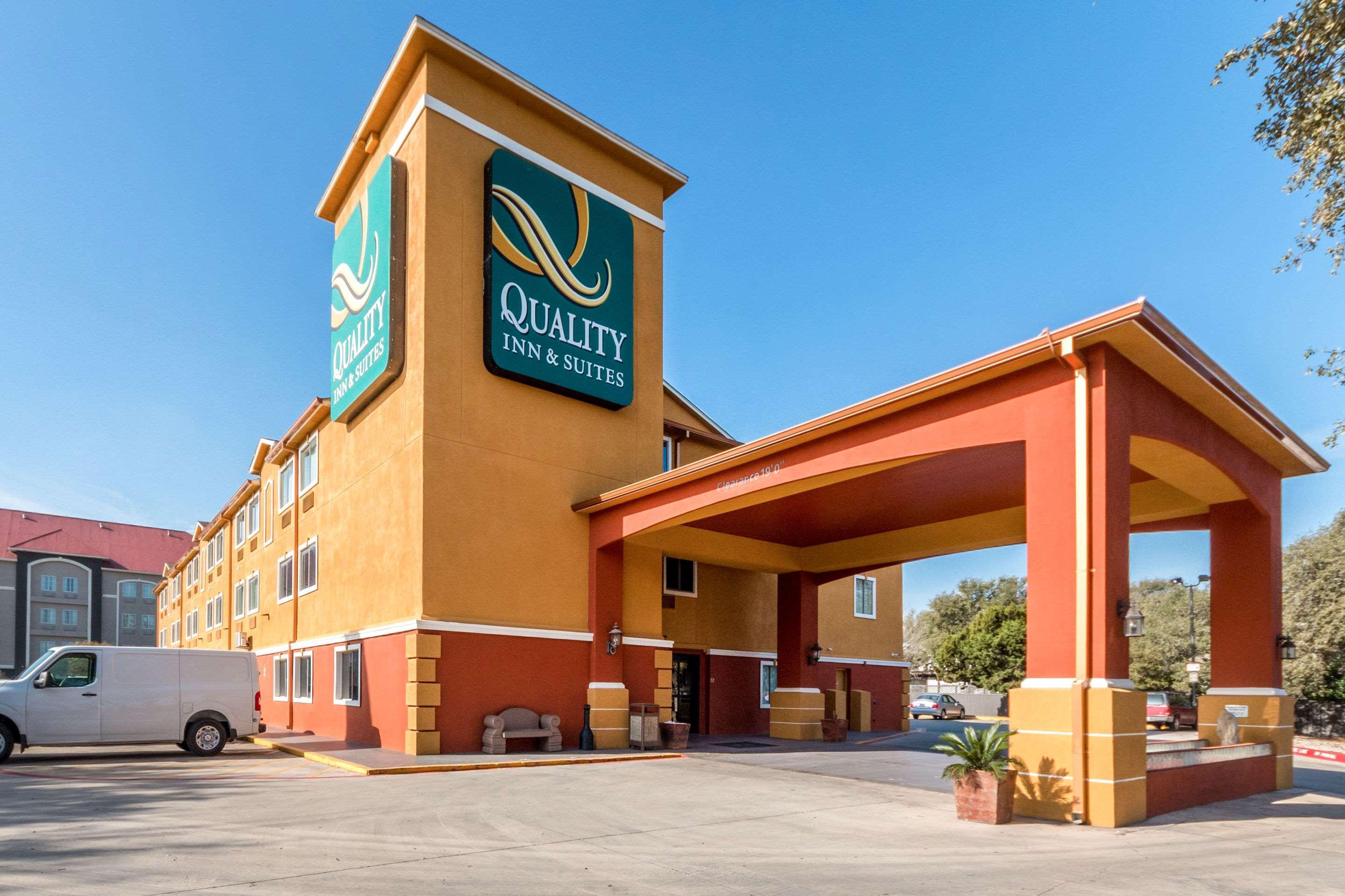 Quality Inn & Suites Seaworld North San Antonio Exterior foto